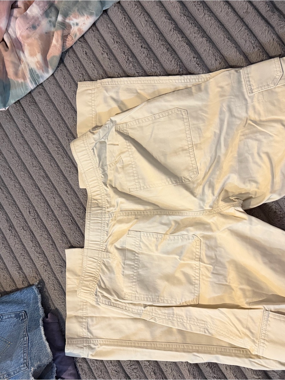 Abercrombie & Fitch WMNS Cargo Pants - Cream Size 2